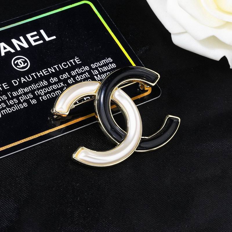 Chanel Brooch 04yxs149